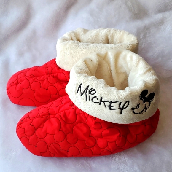 NWOT MICKEY SLIPPERS - Picture 4 of 11